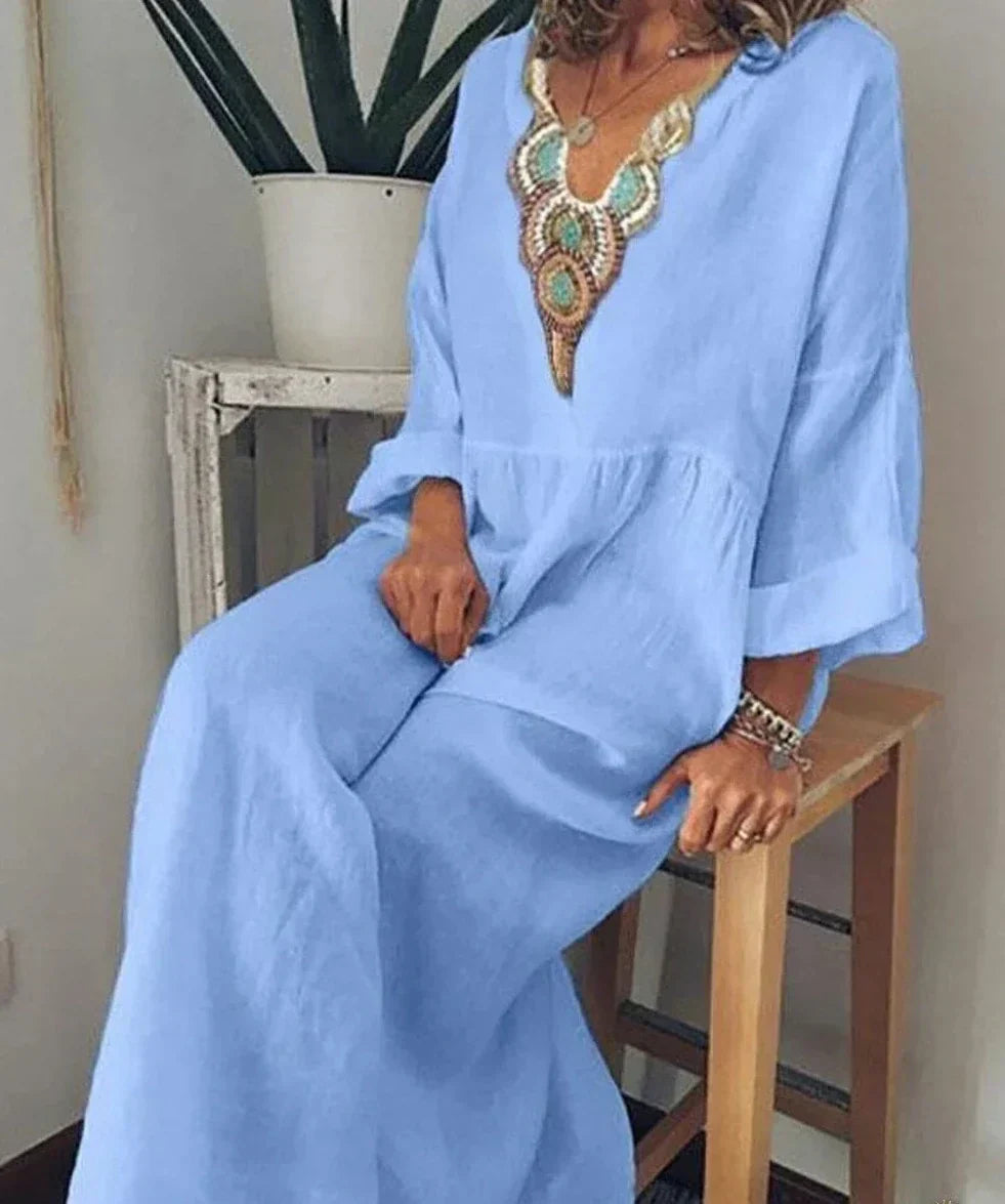 LD Leisure dress with long sleeves and V-neckline