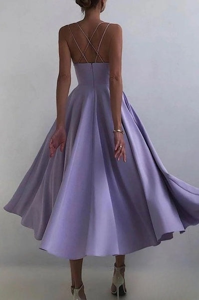 Maxi dress with V-neck and ruffles