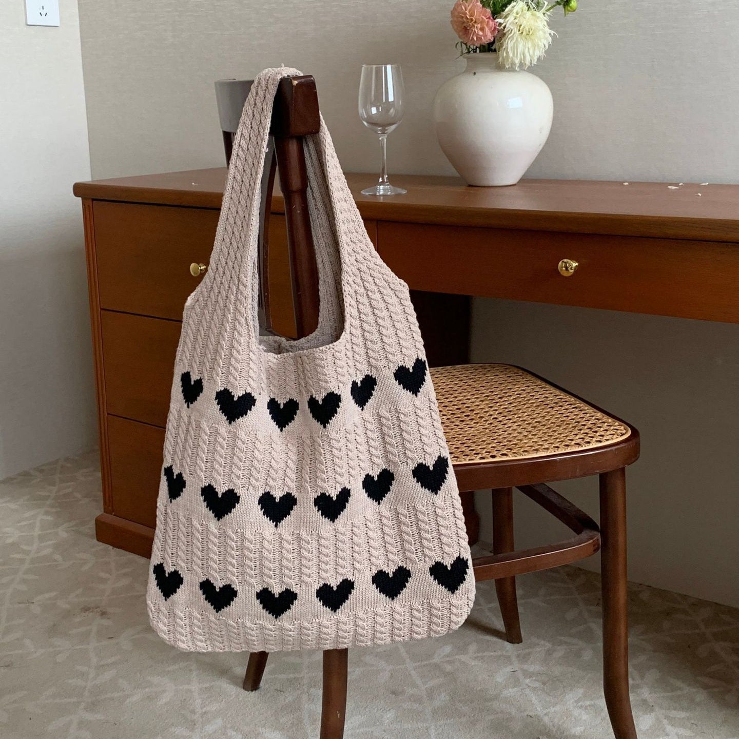Nina | Hand-knitted shopping bag with heart motif