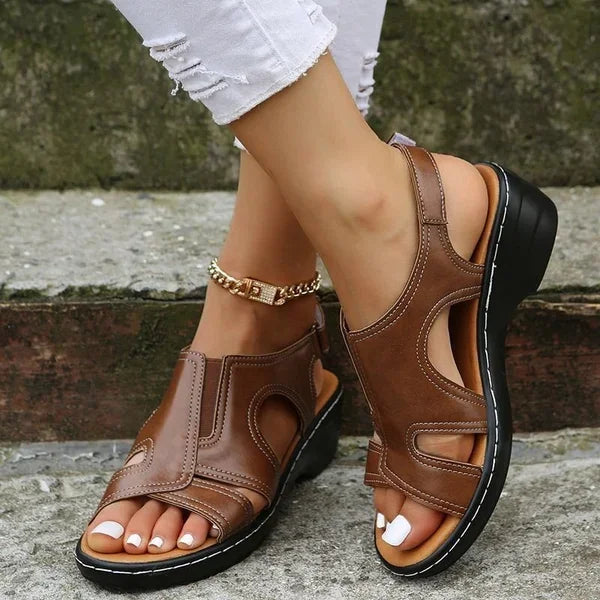 LP | Elegant and timeless generic sandals
