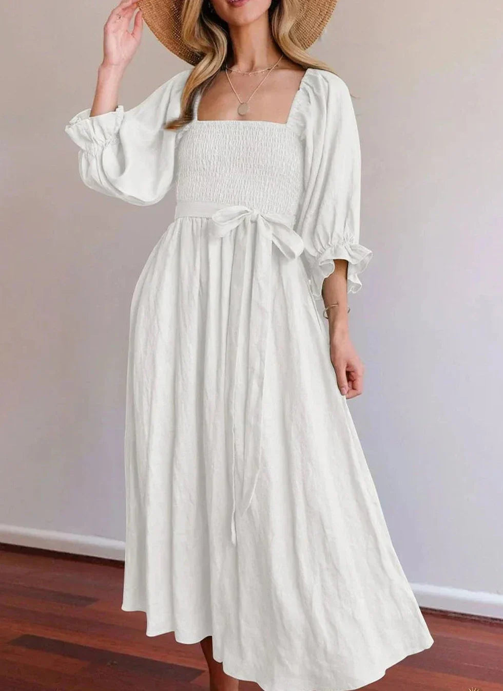 Elegant A-line dresses with a square neckline and fixed ruffles