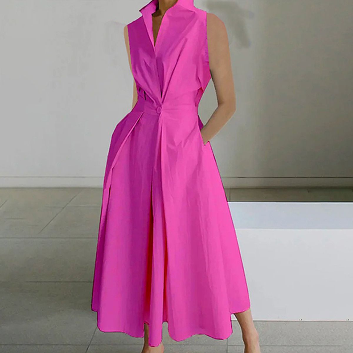 Long sleeveless dress in pink red