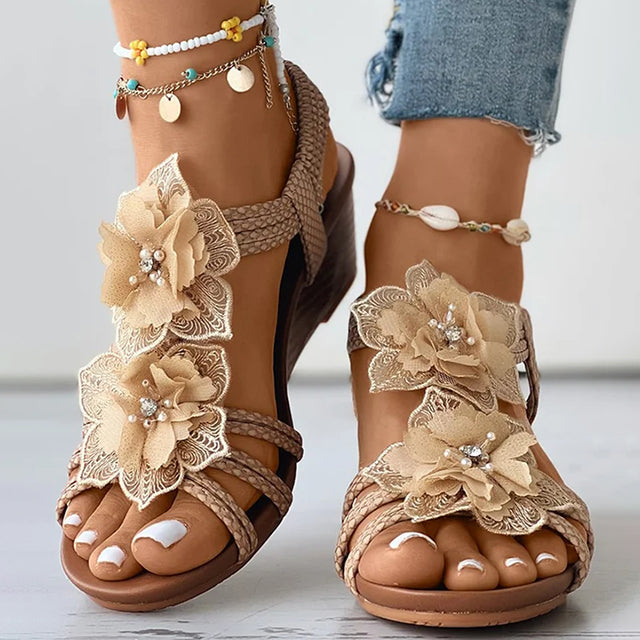 LP | Wedge sandals with floral decoration