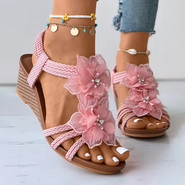 LP | Wedge sandals with floral decoration