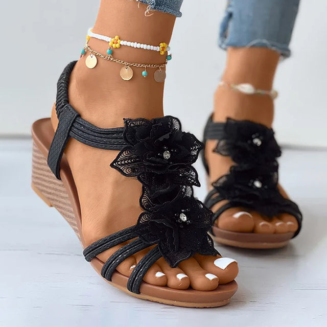 LP | Wedge sandals with floral decoration
