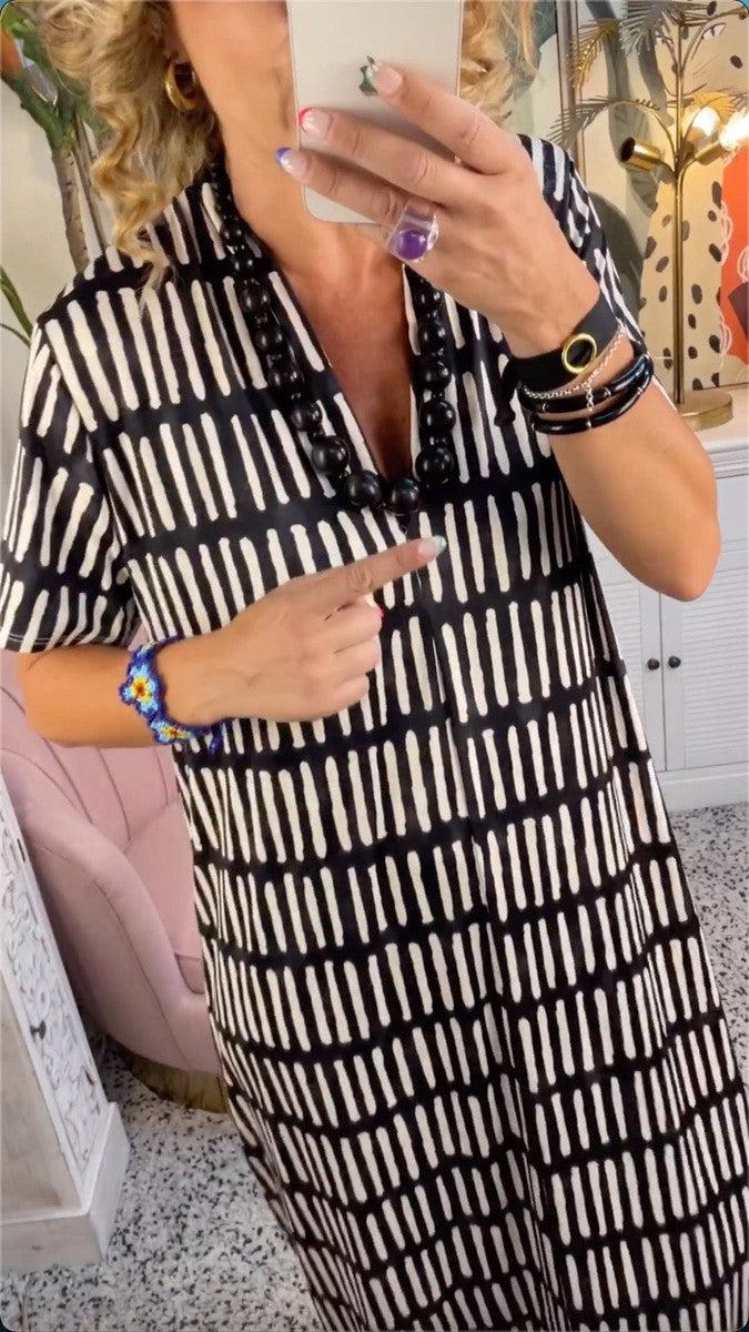 LP | Modern short-sleeved maxi dress with V-neckline