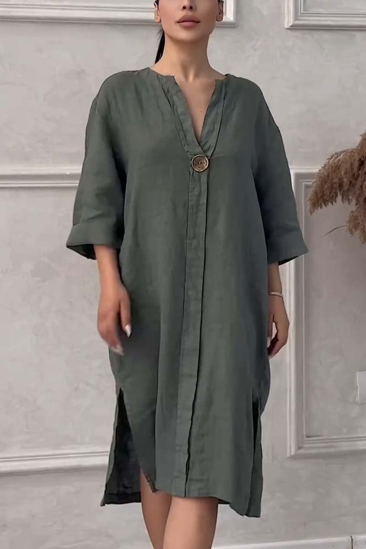casual dress of cotton and linen with button fastening