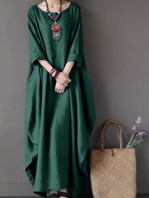 Loose-fitting women's dress in large size
