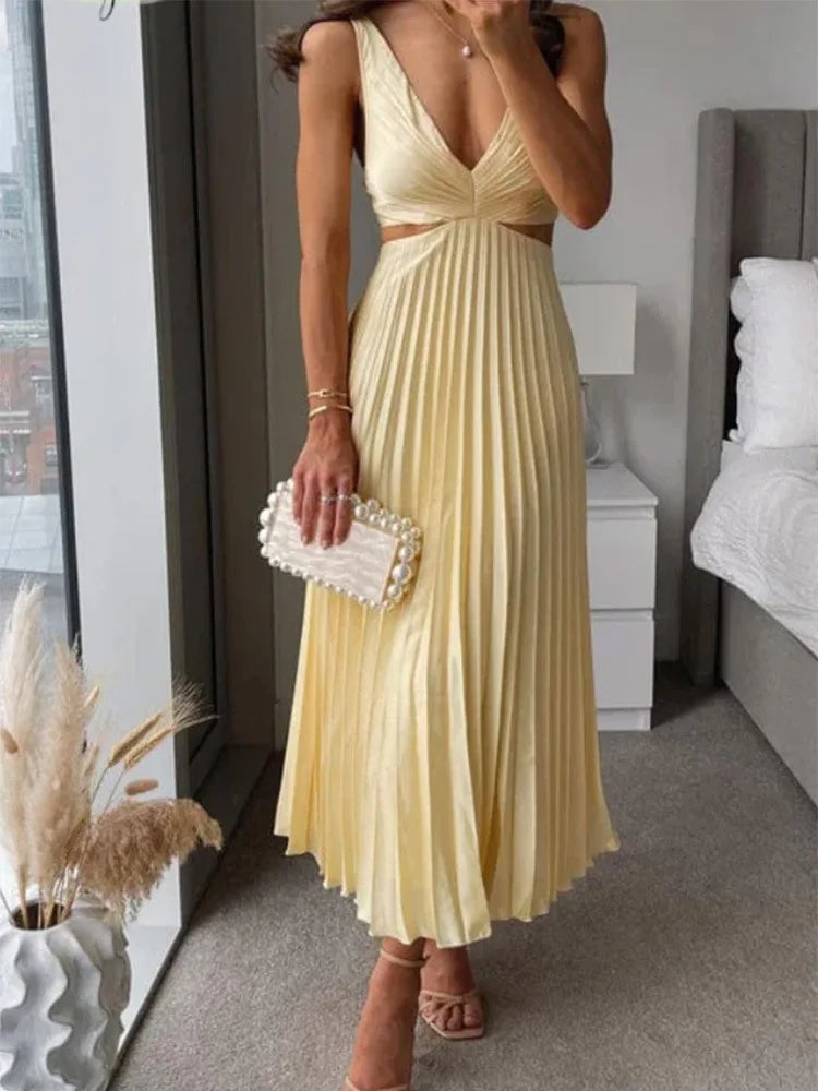 LD | Elegant sleeveless dress with an open back and graceful sophistication for warm-weather occasions