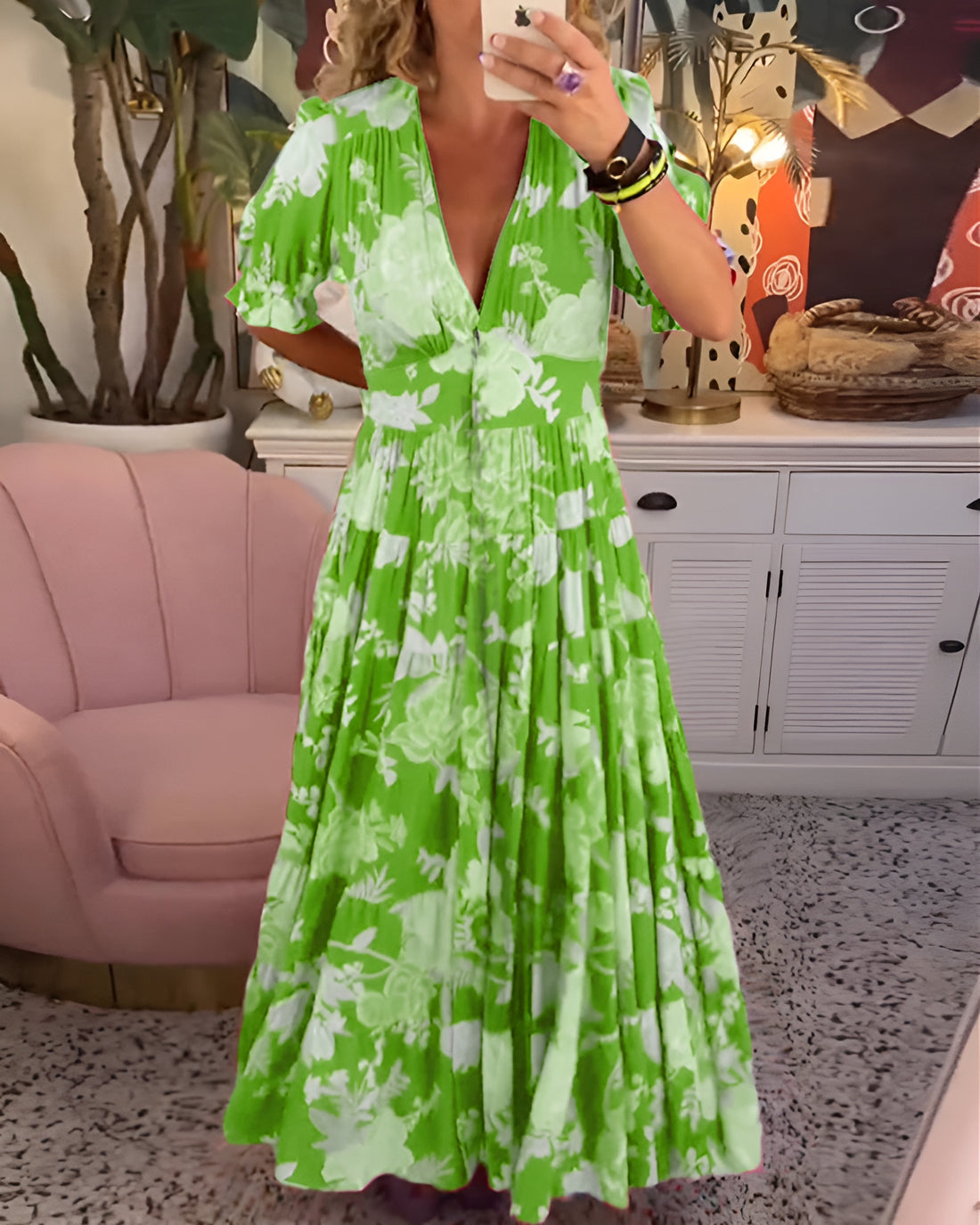Long dress with V-neckline, short sleeves and button front closure