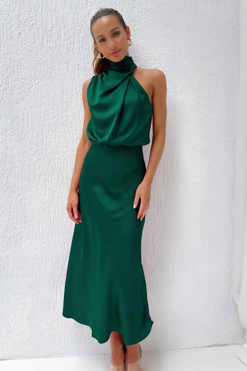 Elegant long dress with an asymmetrical neckline and sophisticated design