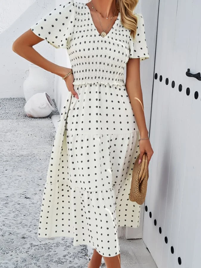 Dress with short sleeves and V-neckline