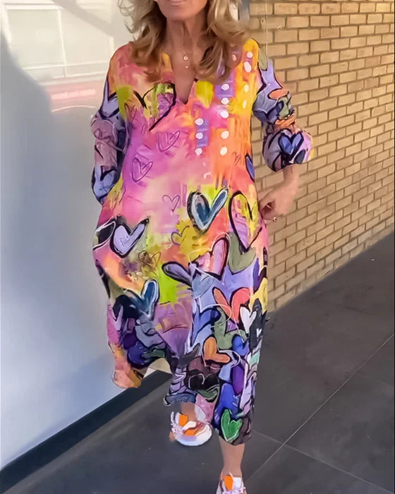 LP | V-neck dress with heart motif and long sleeves