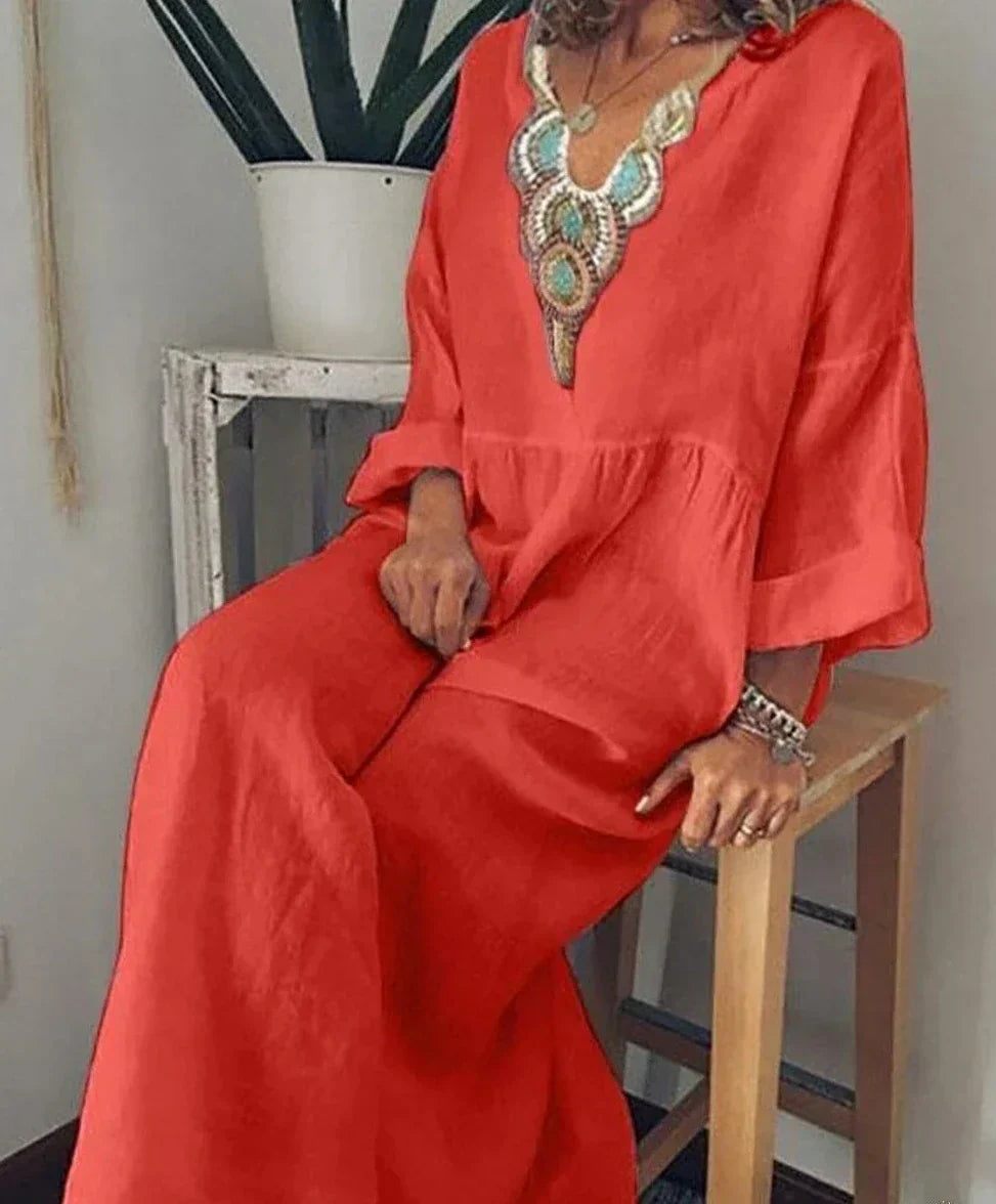 LD Leisure dress with long sleeves and V-neckline