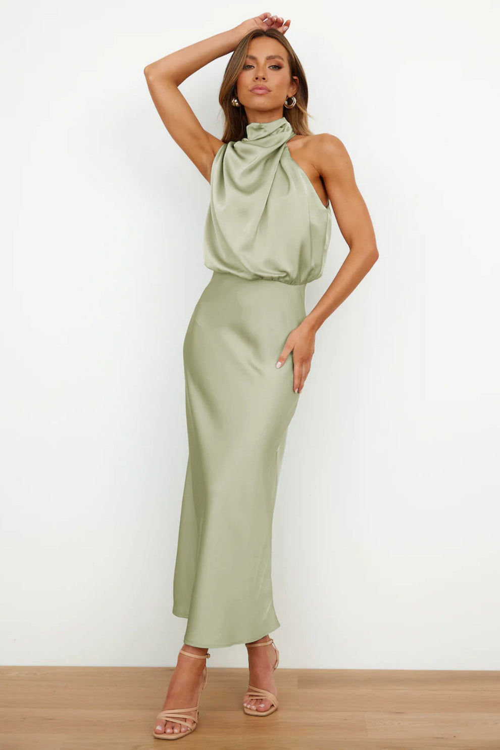 Elegant long dress with an asymmetrical neckline and sophisticated design