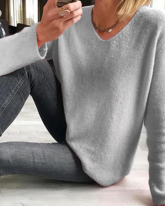 Mia | Women's Long-Sleeved Sweater – Simple, Chic, and Comfortable Style