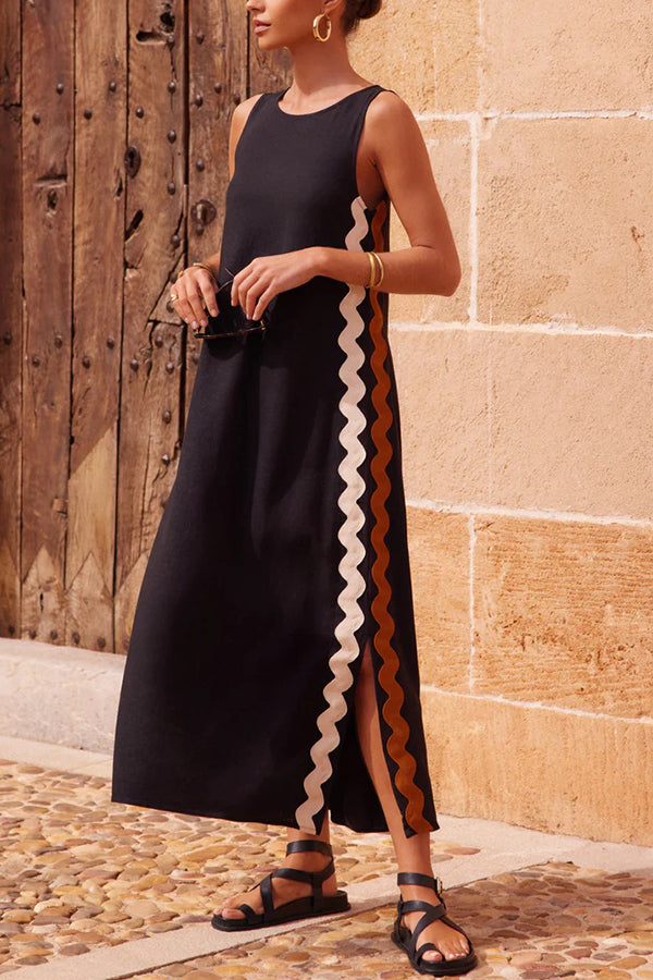 Maxi dress with zigzag stripes and side slit