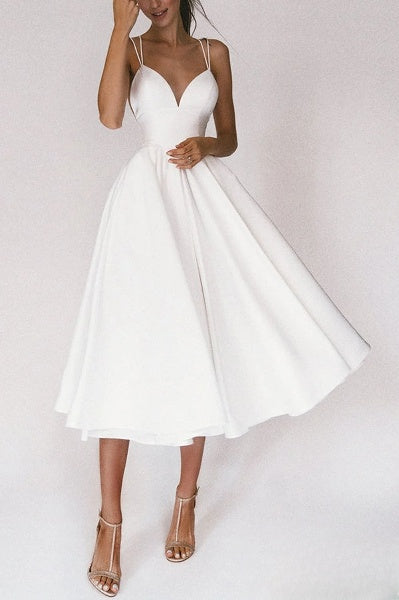 Maxi dress with V-neck and ruffles