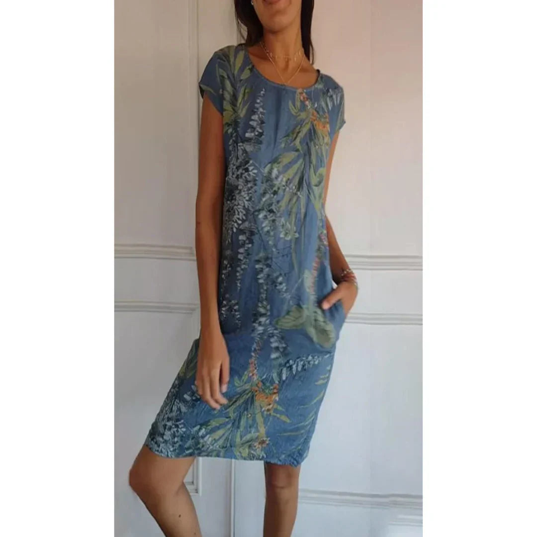 LD dress with round neckline