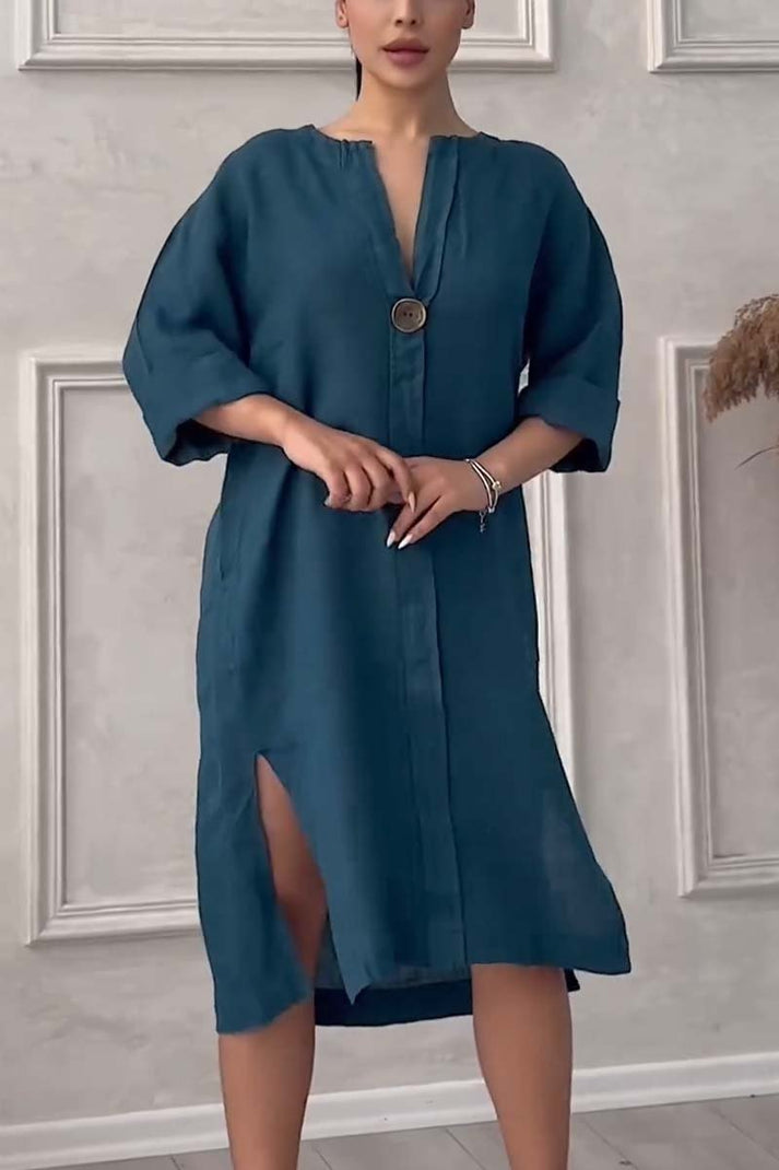 casual dress of cotton and linen with button fastening