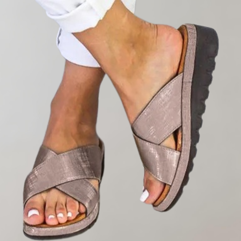 LP | Elegant and versatile generic slippers