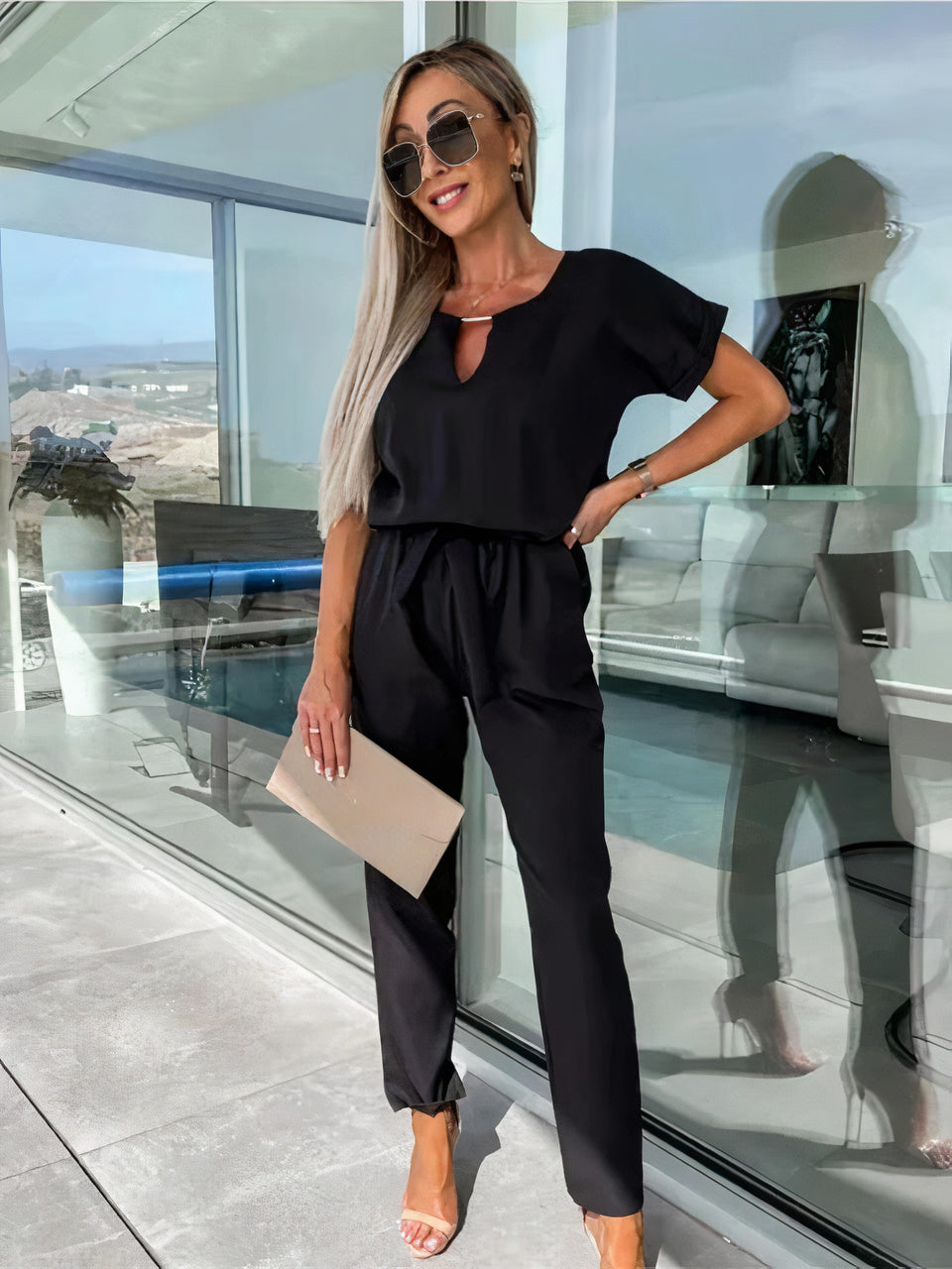 Jumpsuit with pointed neckline - Cam