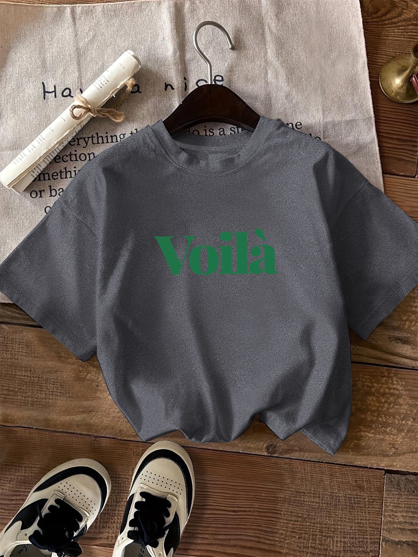 Graphic casual T-shirt - Voilà printed text and scoop neck