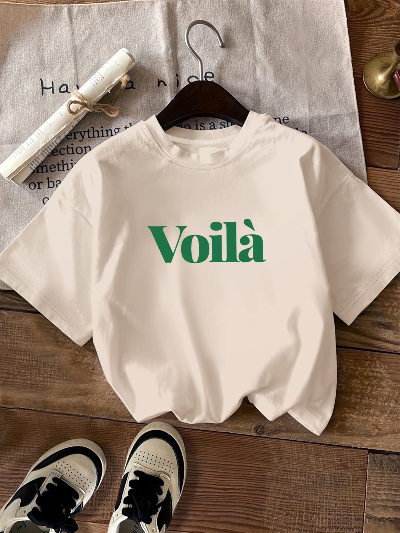 Graphic casual T-shirt - Voilà printed text and scoop neck