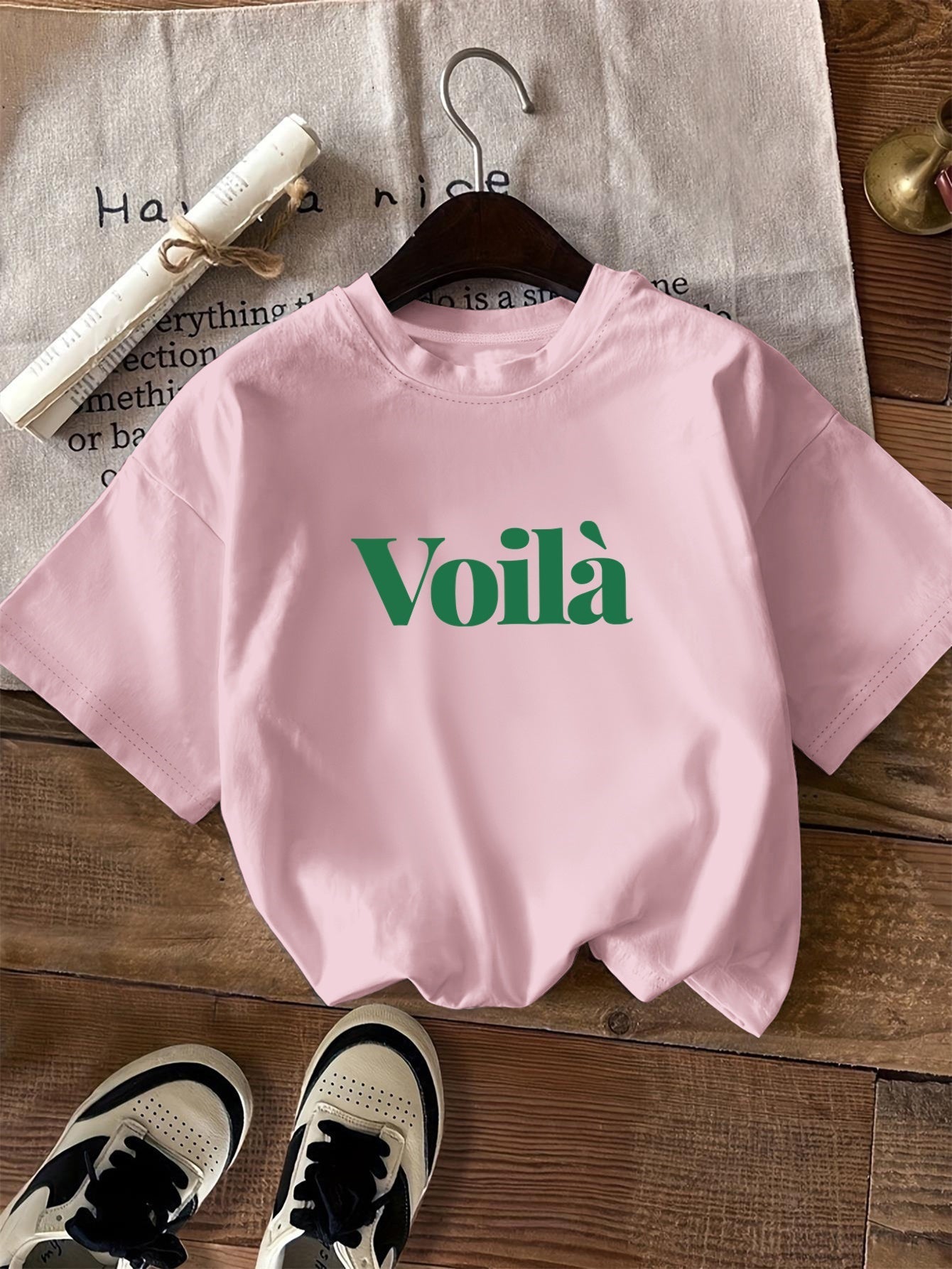 Graphic casual T-shirt - Voilà printed text and scoop neck