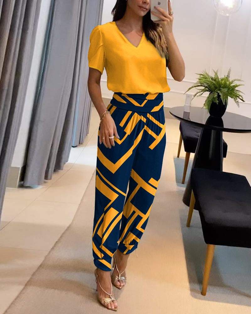 Women's set - Chic - V-neck blouse and elastic pants - Ideal for everyday wear