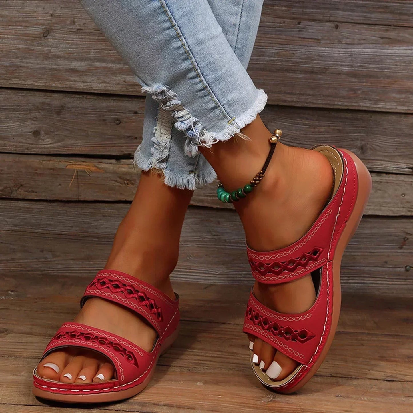 LP | Versatile and comfortable generic slippers