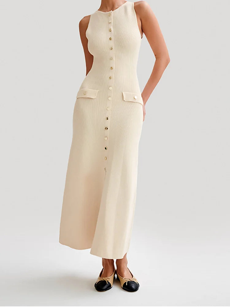 Elegant knit dress without sleeves