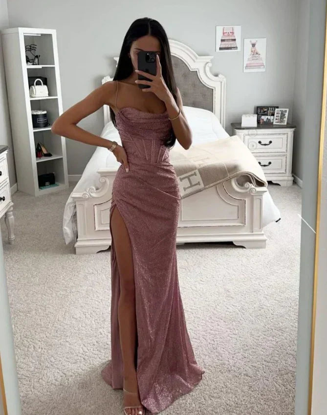 Freya - Elegance dress with slit