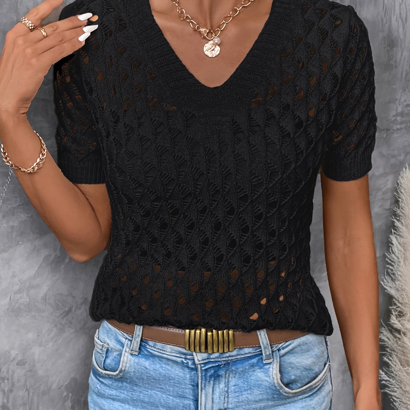 Knit top - Slim cut-out and V-neck