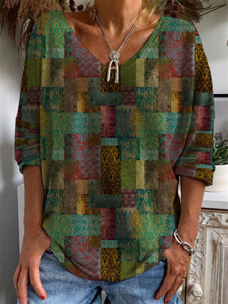 Long-sleeved V-neck T-shirt with geometric motifs