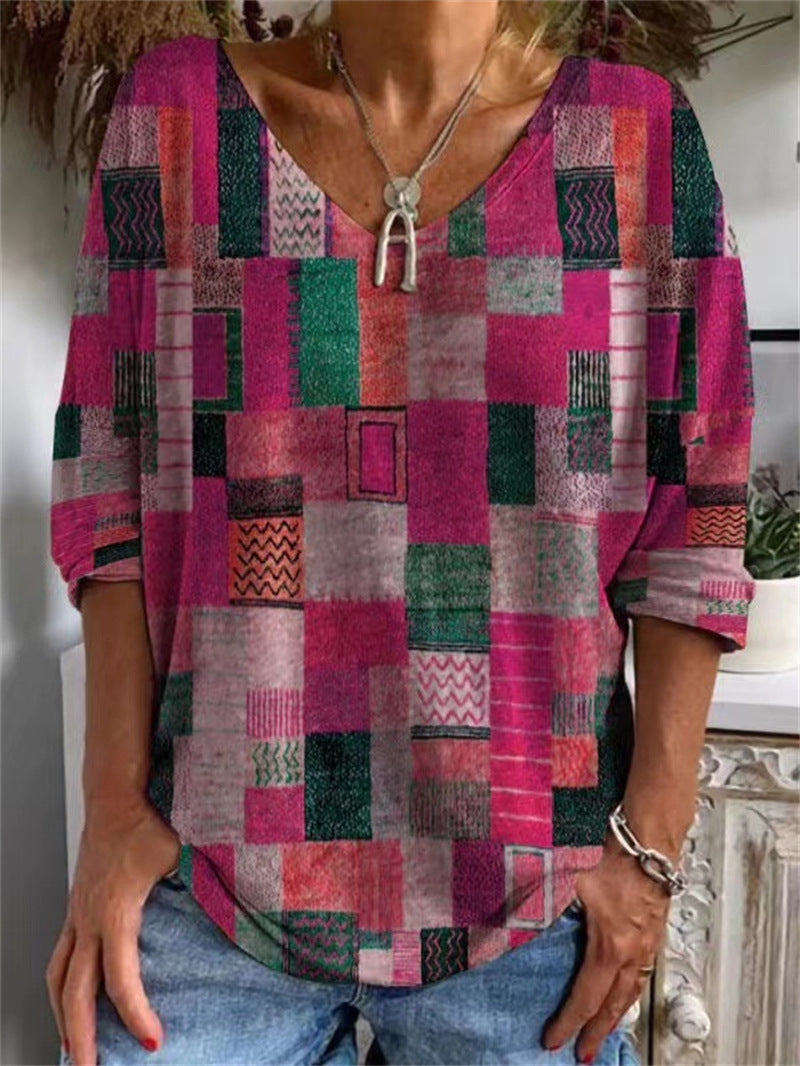 Long-sleeved V-neck T-shirt with geometric motifs