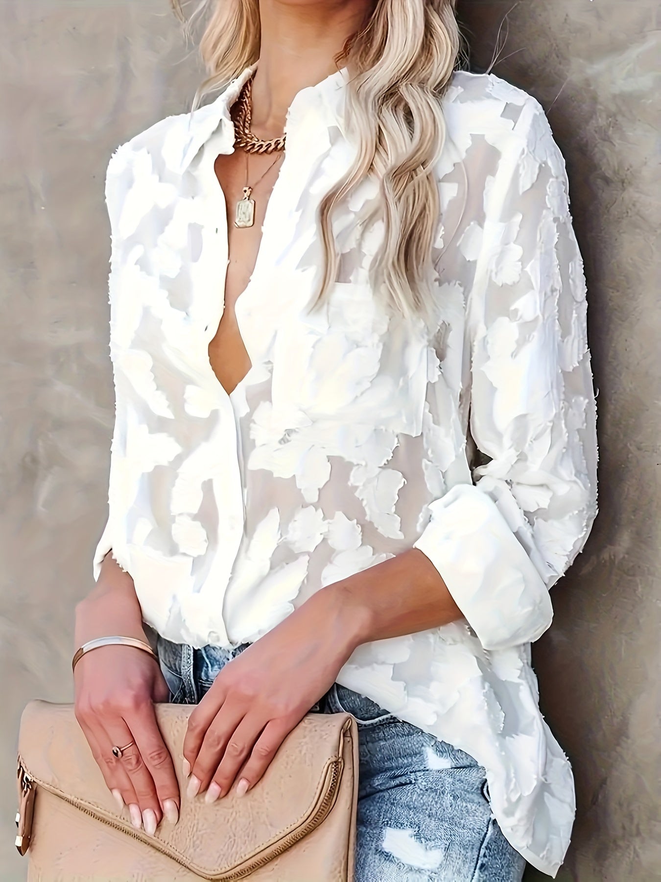 Sheer Lose Jacquard blouse - Woven design and long sleeves