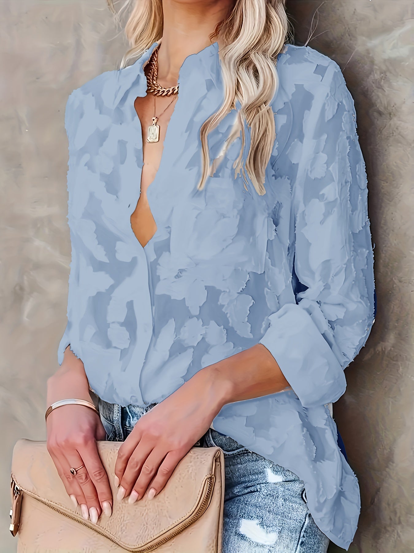 Sheer Lose Jacquard blouse - Woven design and long sleeves