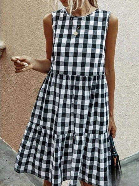Mc | Women's fitted dress with fashionable round neckline and pastel plaid skirt