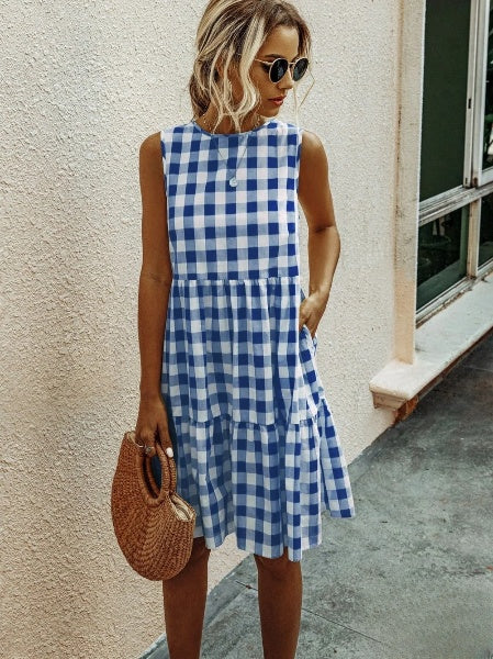 Mc | Women's fitted dress with fashionable round neckline and pastel plaid skirt