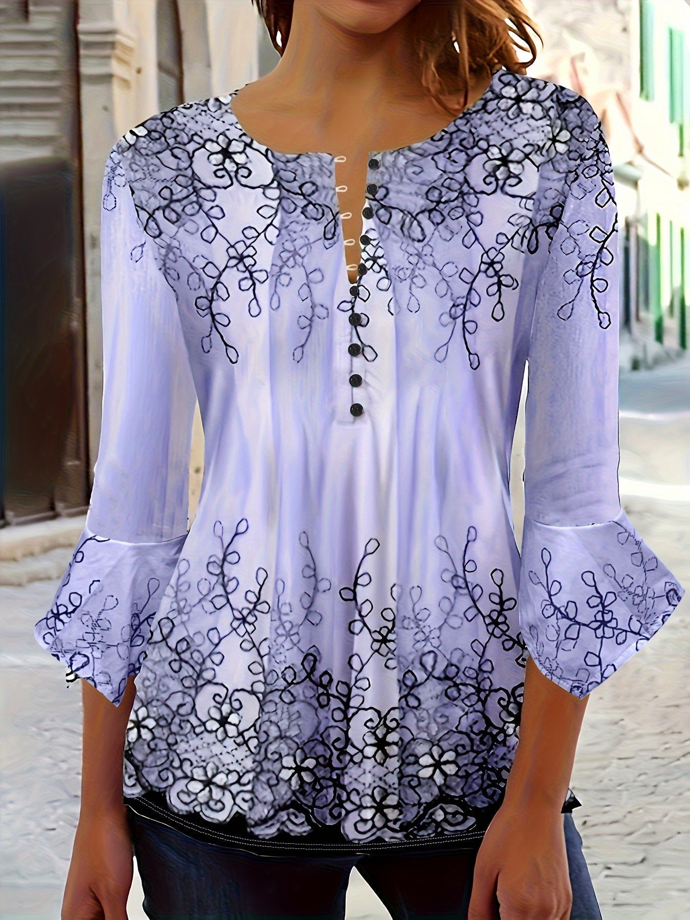 Floral print blouse with buttons - Half-flared sleeves and relaxed fit