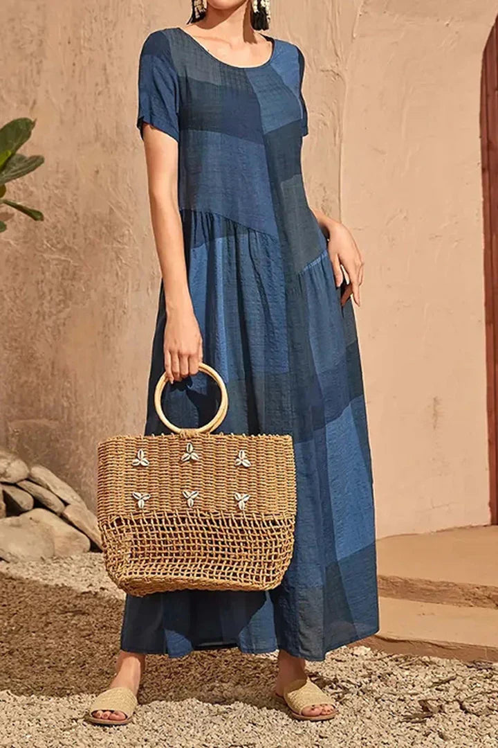 LP | Dress with plaid pattern and vintage bag