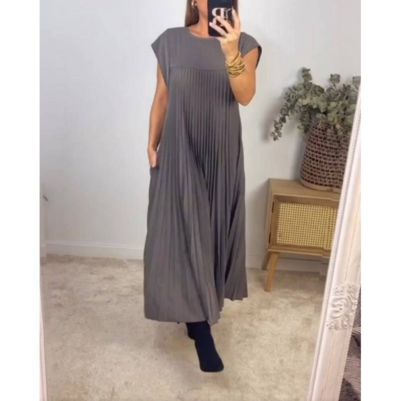 LD Long sleeveless dress with pleats and round neckline