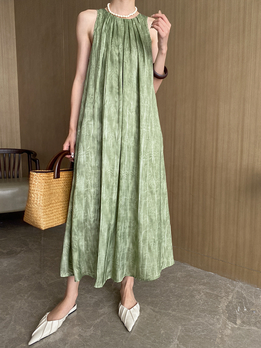 LD Sleeveless long summer dress with pleated texture and round neckline