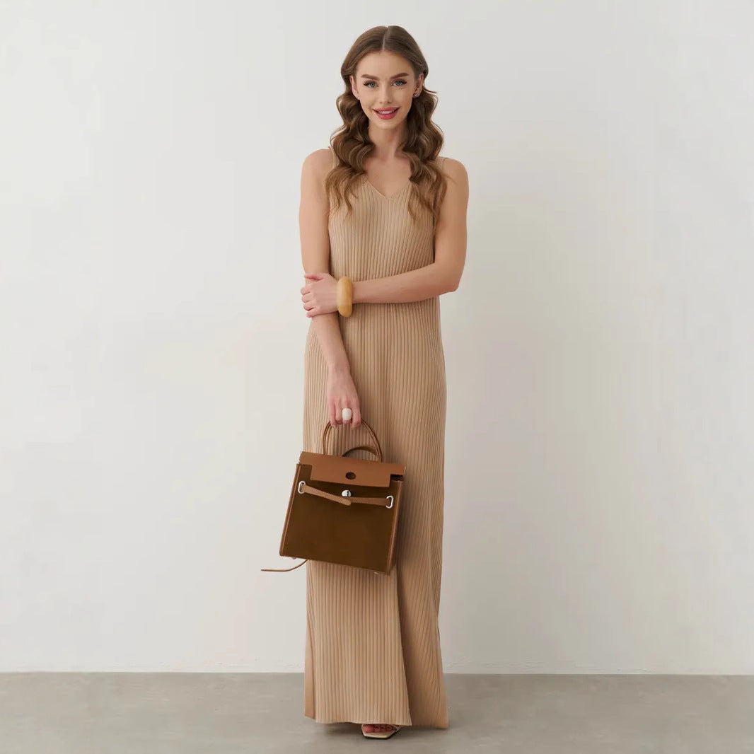 Lightweight pleated long dress with V-neck and narrow straps, loose fit