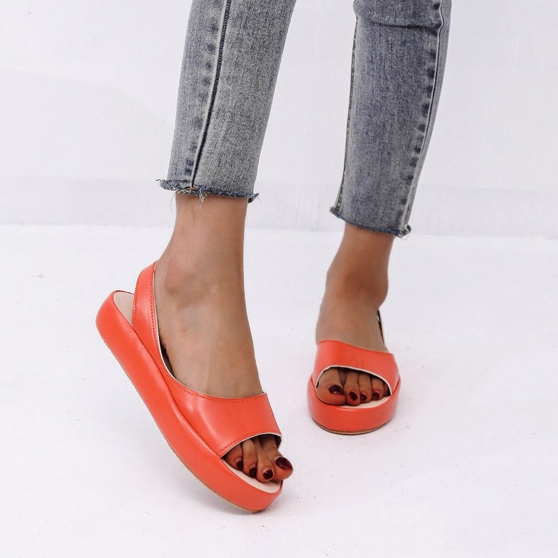 Sandals in genuine cowhide leather