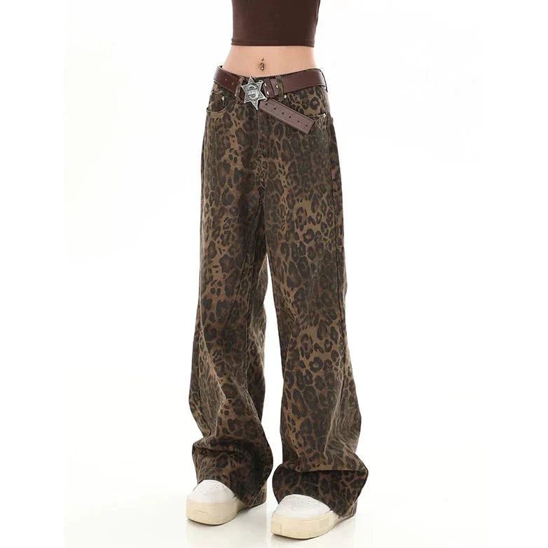 Retro pants with leopard print