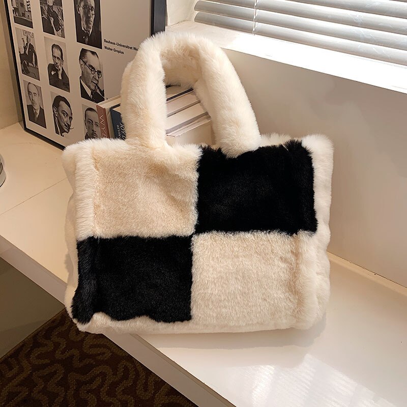 Vardi Dante��� Pipa Plush Handbag | Una borsa da donna comoda e invernale