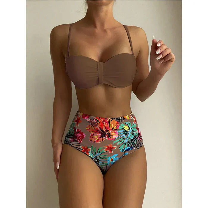 Chic bikini with high waist and floral pattern