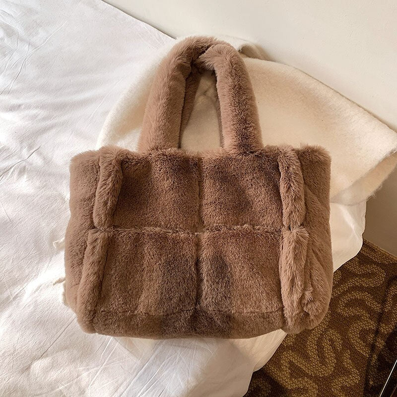 Vardi Dante��� Pipa Plush Handbag | Una borsa da donna comoda e invernale